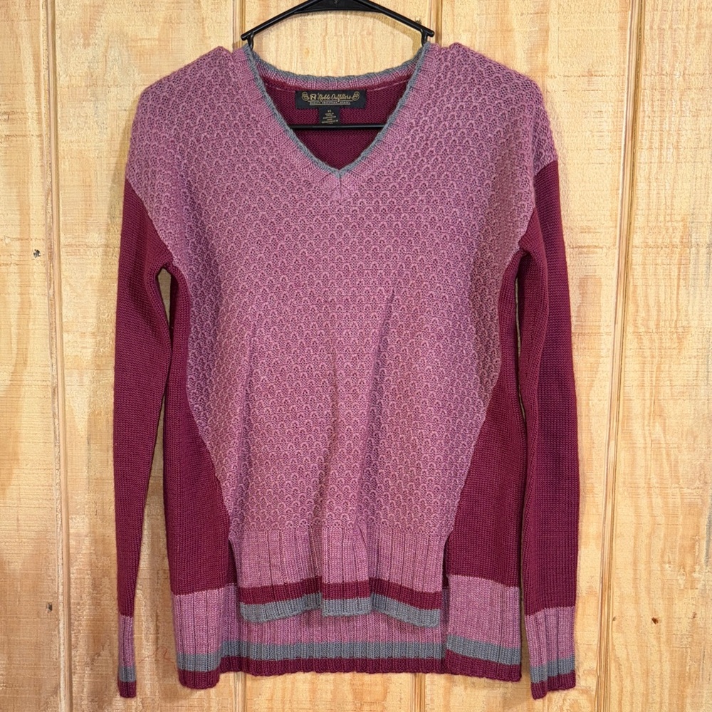 Noble Outfitter Women's Pink V-Neck Sweater